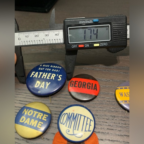 Vintage College Pin Lot Norte Dame Washington Georgia WilberForce Committee NCAA - Picture 6 of 6